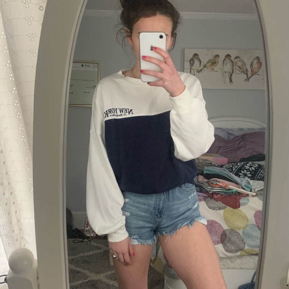 sweatshirt